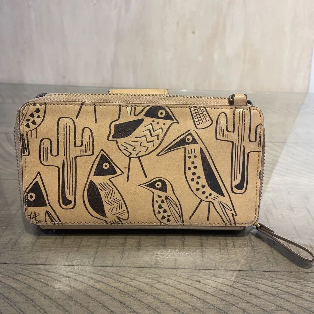 Vera Bradley Vachetta Brown Resort Wristlet Roadrunner bird Cactus Design - Picture 2 of 7